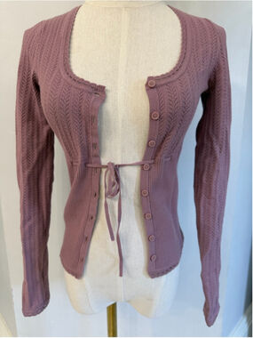 Wilfred for Aritzia Women’s XS button up purple mauve knit top or cardigan